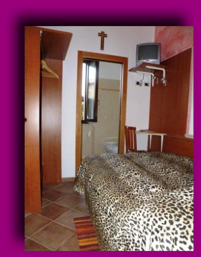 Camera Singola,Bagno privato,Climatizzata,Parcheggio.